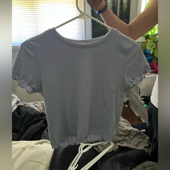 Garage crop top. - Picture 1 of 1